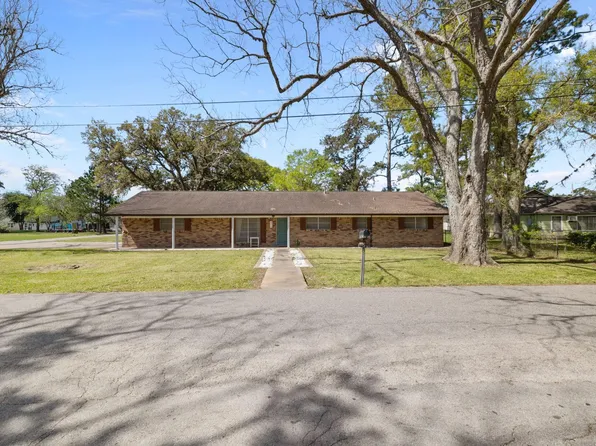 404 S 14th St, West Columbia, TX 77486