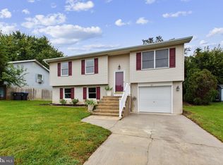 49 Garvey Ln, Newark, DE 19702
