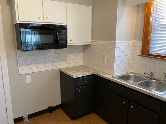 5th image of 400 The Brooklands Ave