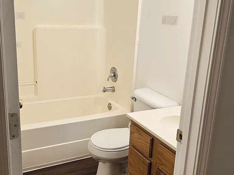 112 Winchester Point #C — Photo 10