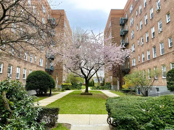 24 Mulford Place #6D, Hempstead, NY 11550