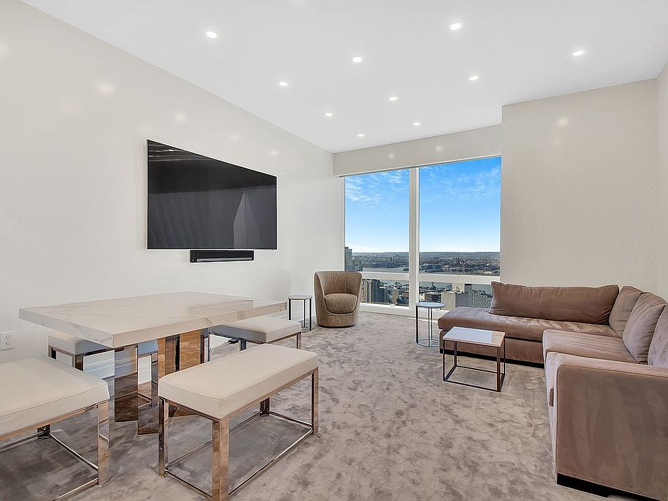 1st image of 25 Columbus Cir #St69f