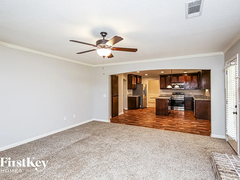 611 Peachtree Rd — Photo 4