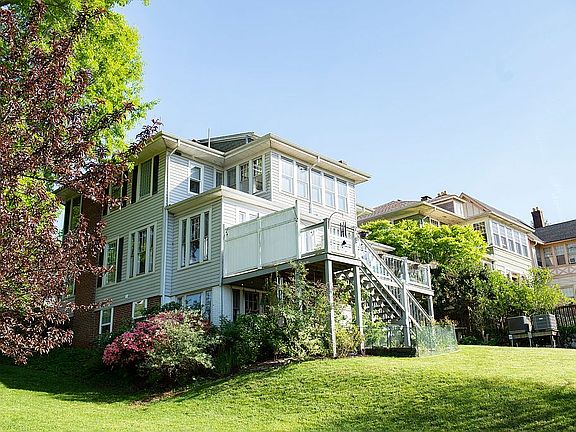 3rd image of 9 Riverview Pl