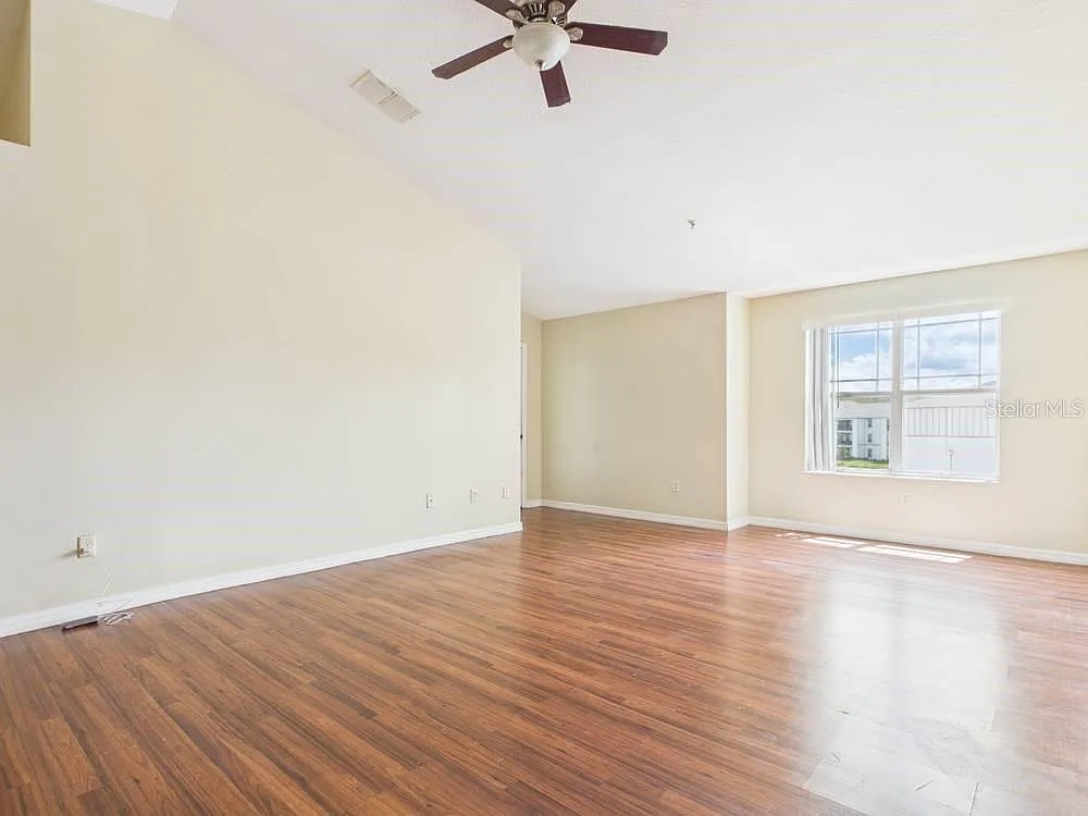 2 bed, 2.0 bath, 1270 sqft, $1,800 — Photo 3
