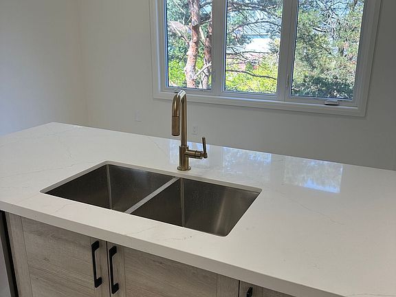 3rd image of 18 Gerry Henry Ln