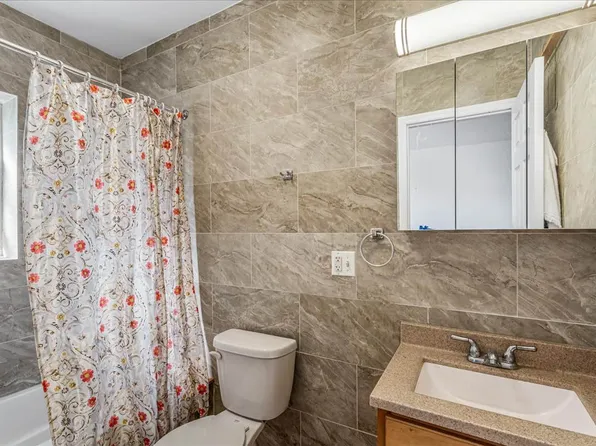 37 Jewel Street image 9 of 32