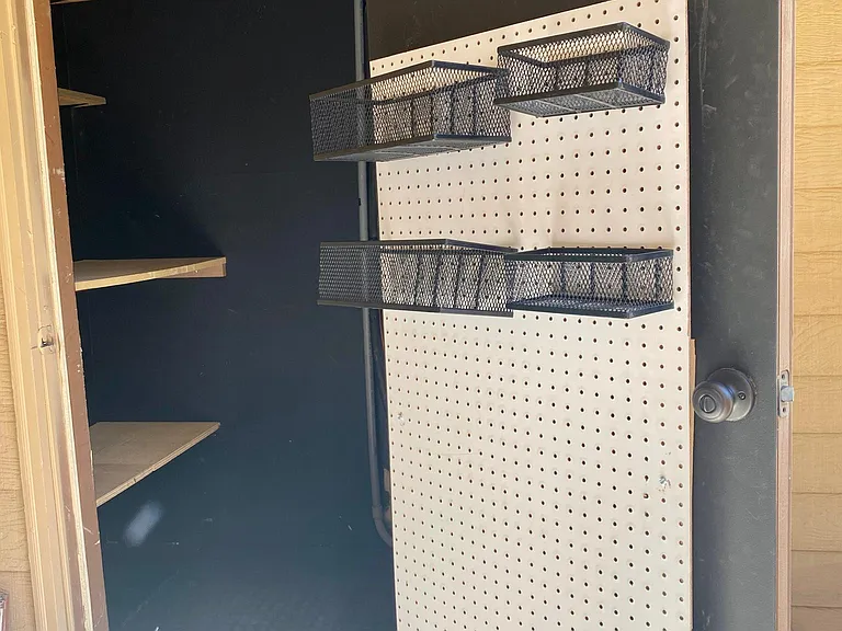 Downstairs storage closet (3' x 5.5')