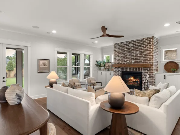 57 Revana Way, Freeport, FL 32439