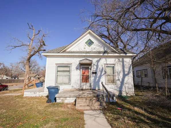 700 E 5th Ave, Hutchinson, KS 67501