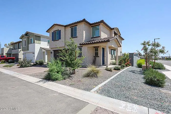 4 bed, 2.5 bath, 2083 sqft, $2,760 — Photo 2