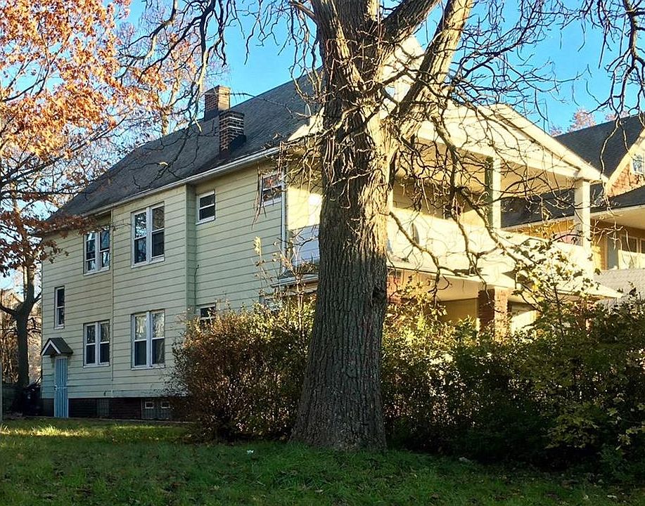 2nd image of 3439 E 121st St