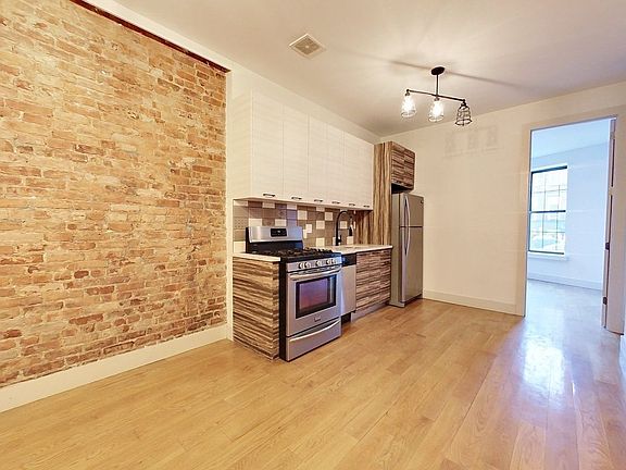 4th image of 273 Halsey St #111