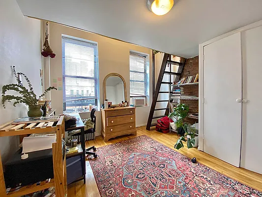 Rented by Oxford Property Group | media 12