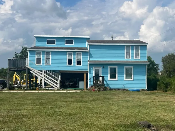 2125 Fairway Dr, Angleton, TX 77515