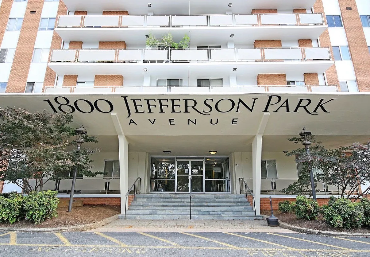 2 bed, 813 sqft, $920 — Photo 1