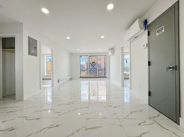 2819 W 17th St #3A, Brooklyn, NY 11224