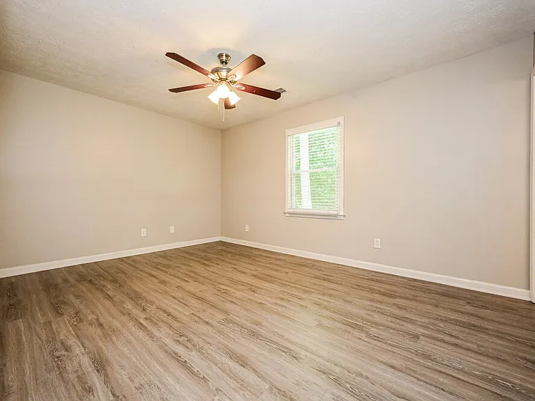 417 Willow Ct SE — Photo 8
