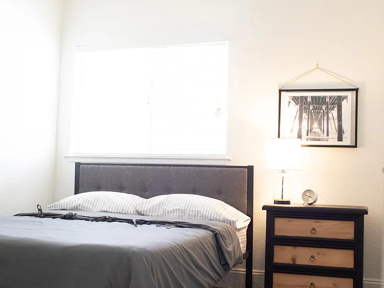 bedroom 3 queen bed