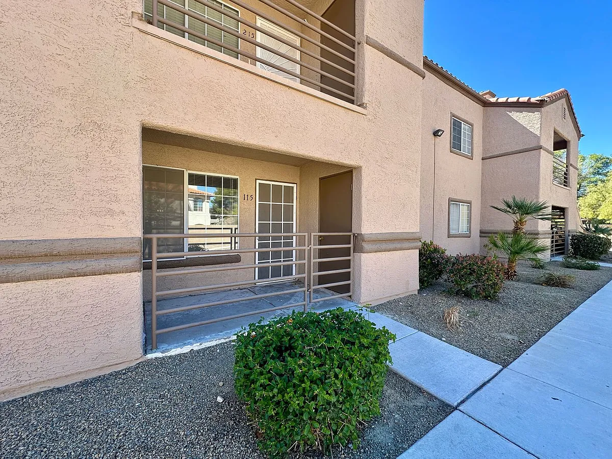 Building Photo - 9070 Spring Mountain Rd #115