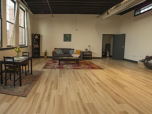 5th image of 210 East St #10944124