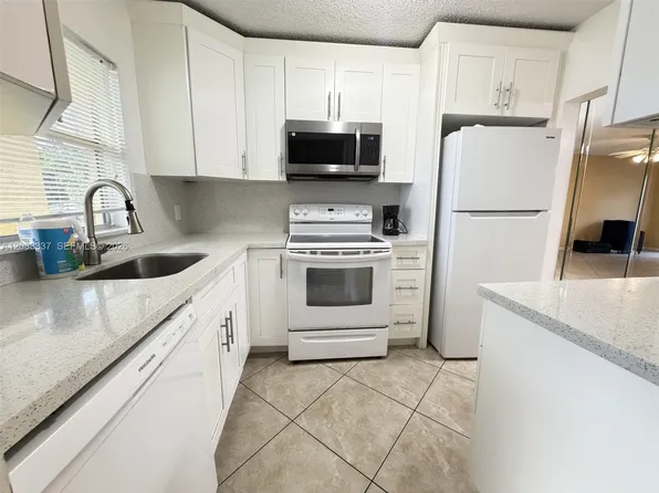 9949 Sandalfoot Blvd APT 514, Boca Raton, FL 33428