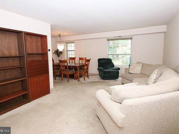 4th image of 4000 Gypsy Ln Unit 420