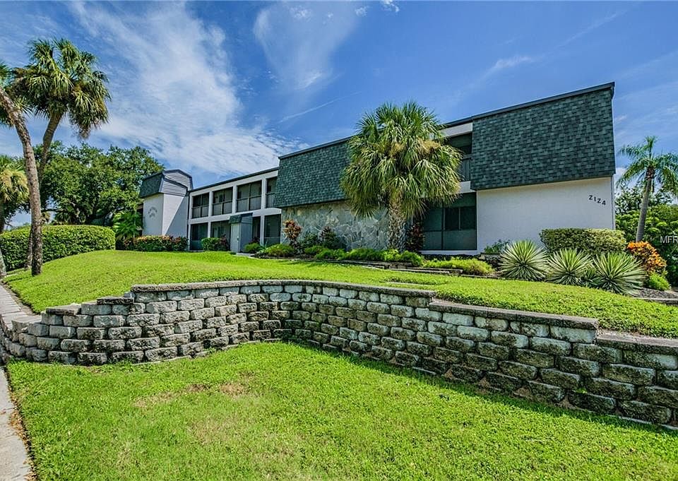 1st image of 2124 N Tamiami Trl APT 106