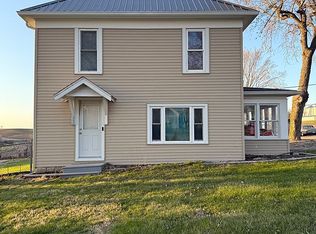 707 High St, Ladora, IA 52251