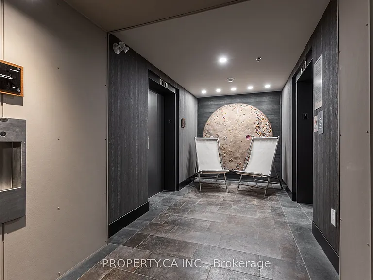 15 Kneeshaw Dr #205 — Photo 21