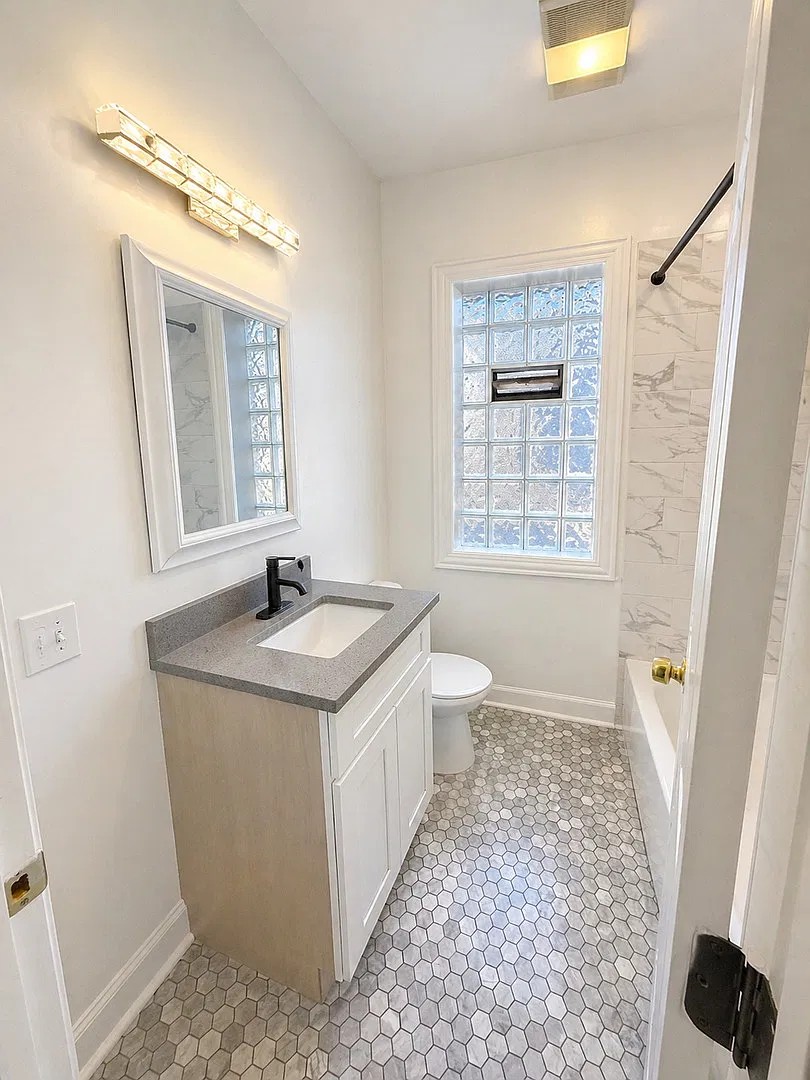 3 bed, 1400 sqft, $2,000 — Photo 3
