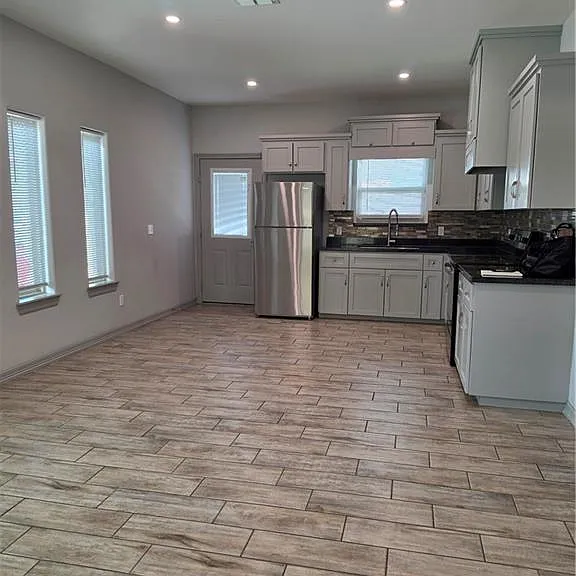 5804 Nightingale Ave #4 — Photo 5