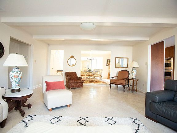 4th image of 2 Dove Creek Cir