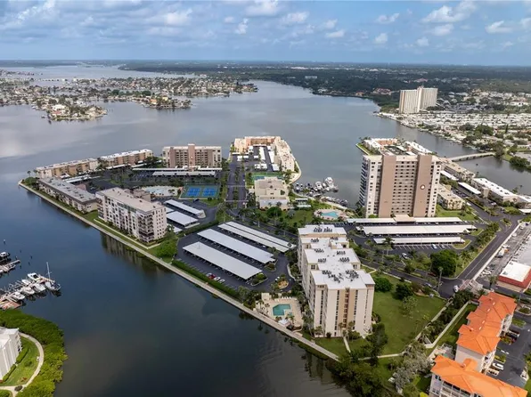 7400 Sun Island Dr S APT 407, South Pasadena, FL 33707