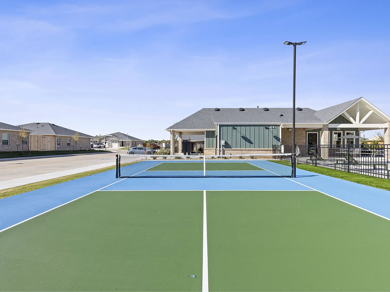 Chisholm Pointe — Photo 4