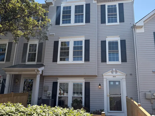 9340 Wax Myrtle Way, Manassas, VA 20110