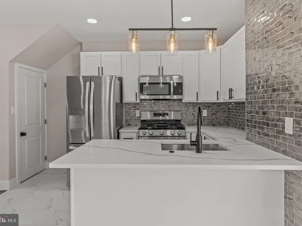 8313 Chelwynde Ave, Philadelphia, PA 19153