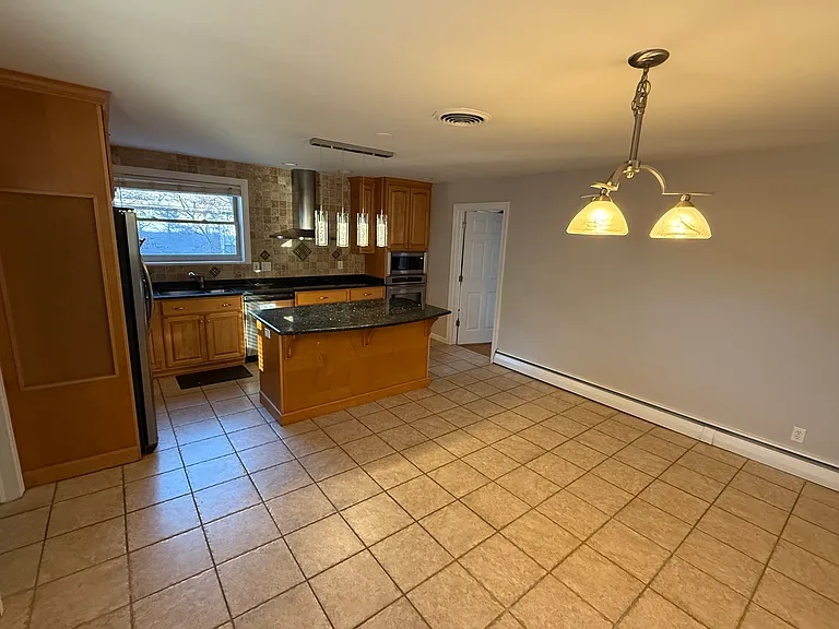 205 E McGinnis Cir — Photo 6