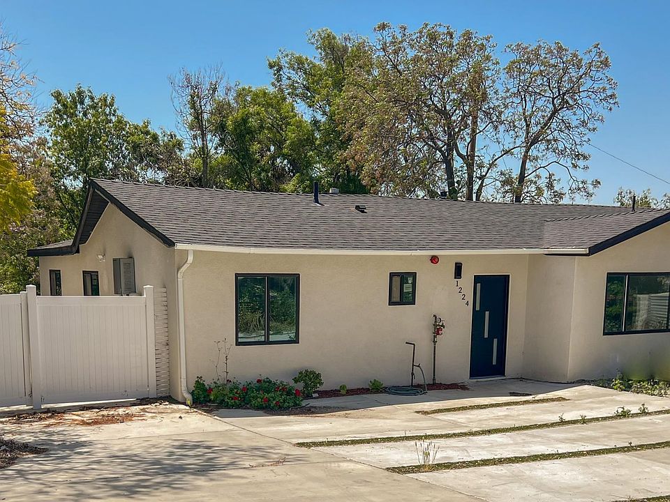 1st image of 1224 Calle Tulipan