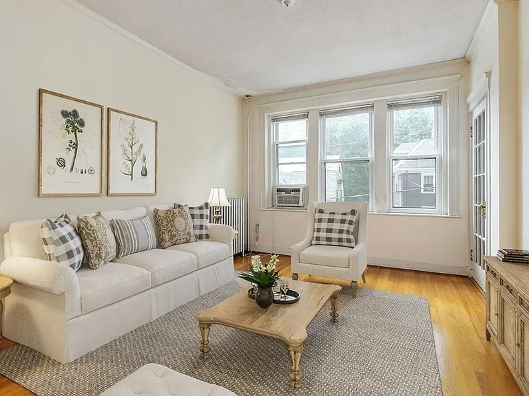 153 Strathmore Rd #5 — Photo 6