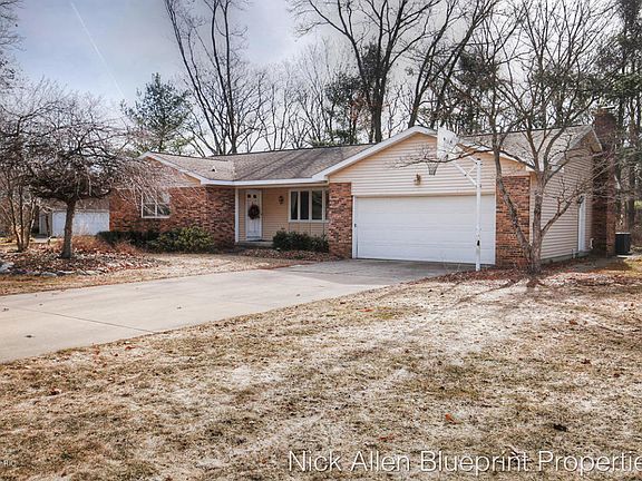 3rd image of 3066 Rogue Hill Ct NE