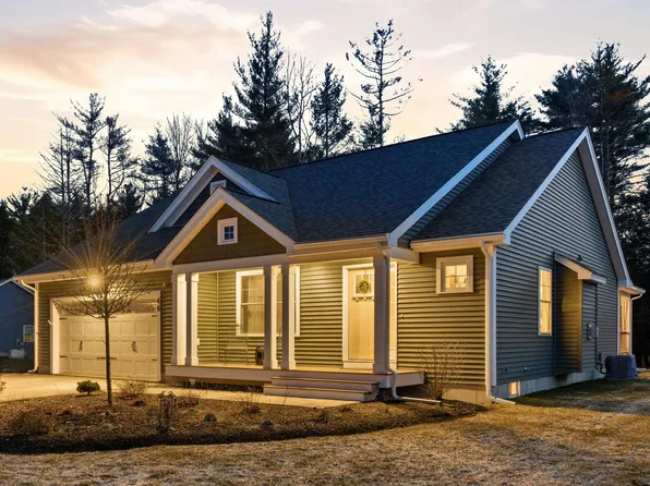 46 Three Ponds Drive, Brentwood, NH 03833