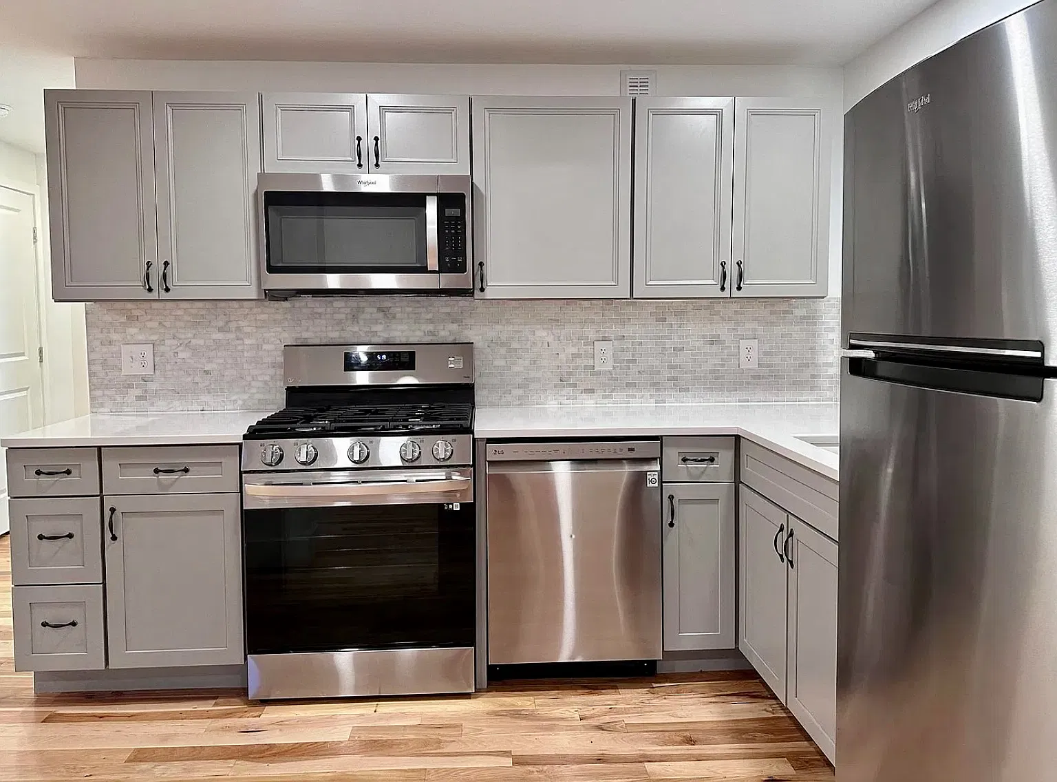 1 bed, 400 sqft, $1,700 — Photo 2