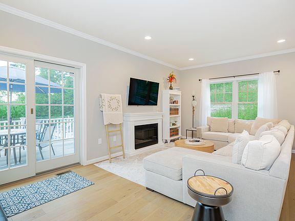 4th image of 15 S Beach Rd