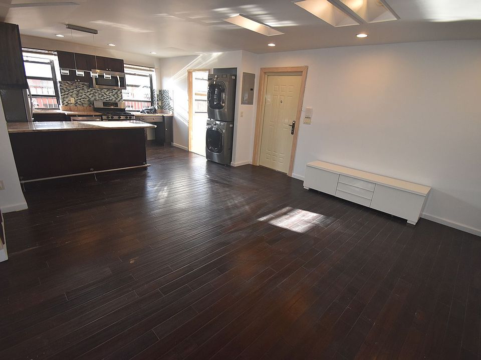1st image of 145 Smith St #B