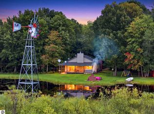 6601 Drake Dr, Cadillac, MI 49601