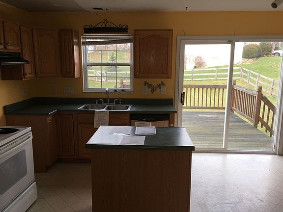 4th image of 2750 Running Creek Dr