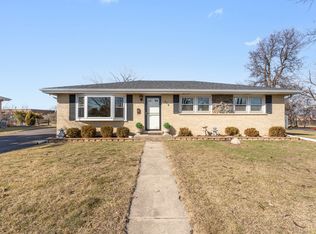 715 W Hillside Dr, Bensenville, IL 60106