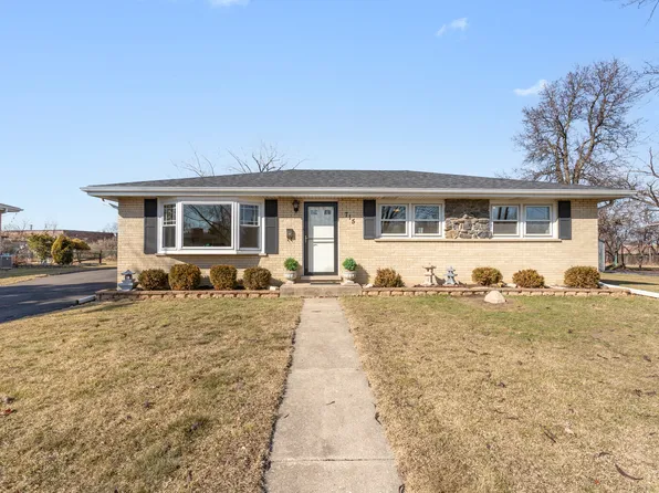 715 W Hillside Dr, Bensenville, IL 60106