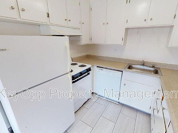 4th image of 359 21st Ave APT 3